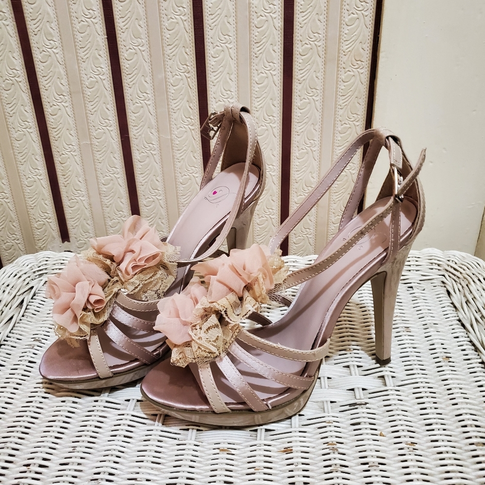 My Delicious Shoes Heeled Sandal 8.5